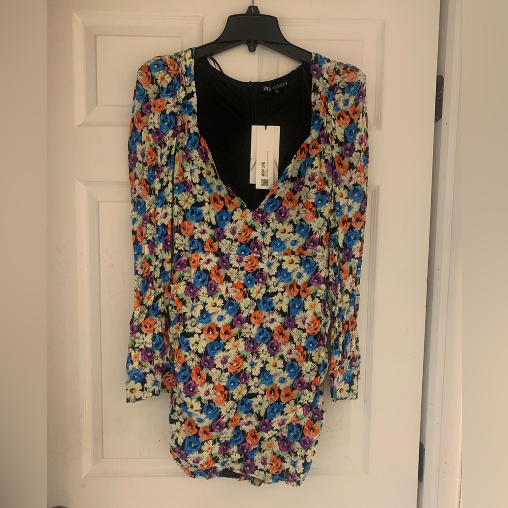 Zara Blogger Favorite Multicolor Floral Dress Color: Multi Size: M